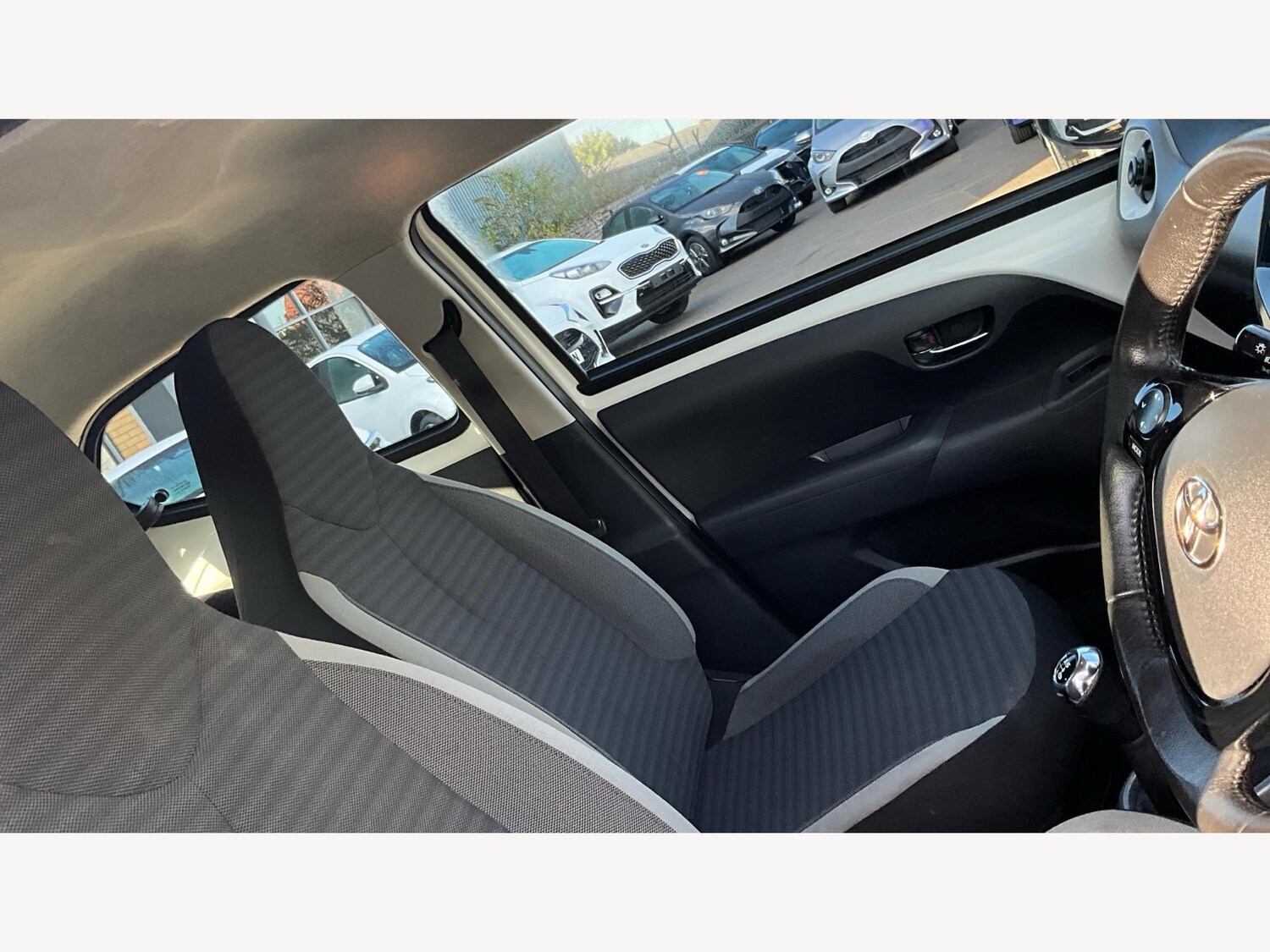 Used Toyota AYGO 2019 for sale - 76041960: Photo 24