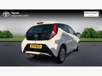 Used Toyota AYGO 2019 for sale - 76041960: Photo 2
