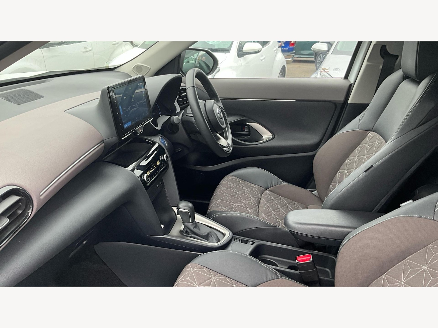 Used Toyota Yaris Cross 2022 for sale - 76337733: Photo 12