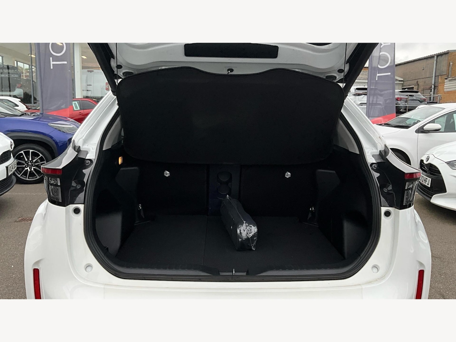 Used Toyota Yaris Cross 2022 for sale - 76337733: Photo 16