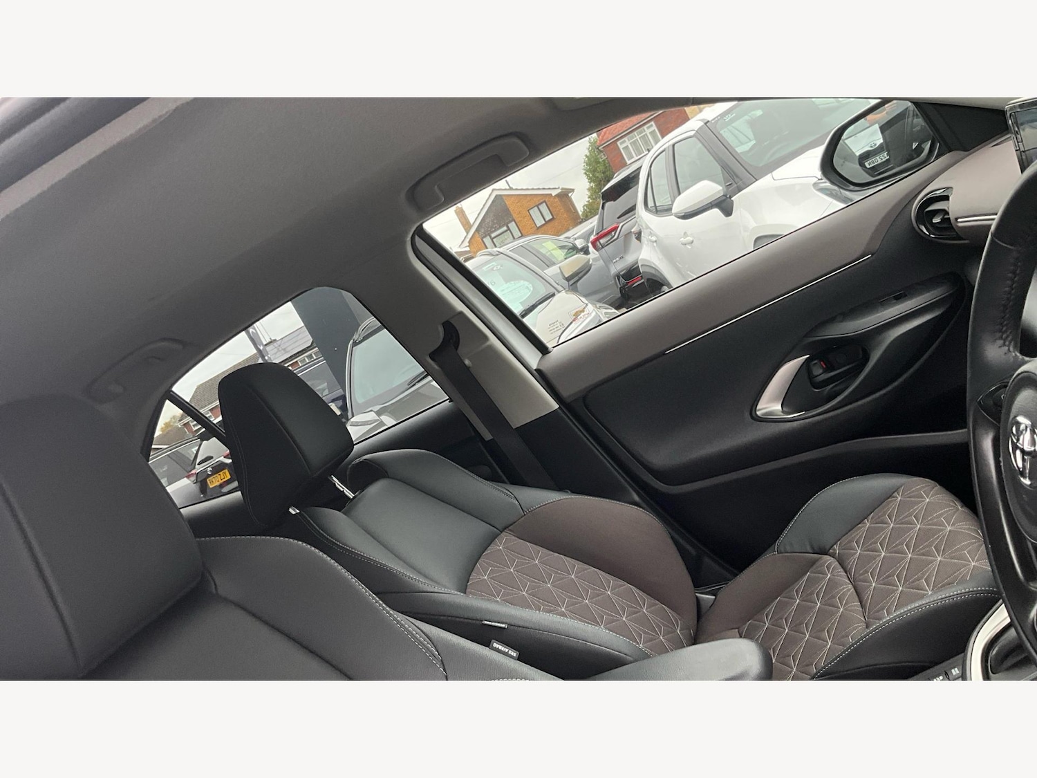 Used Toyota Yaris Cross 2022 for sale - 76337733: Photo 24