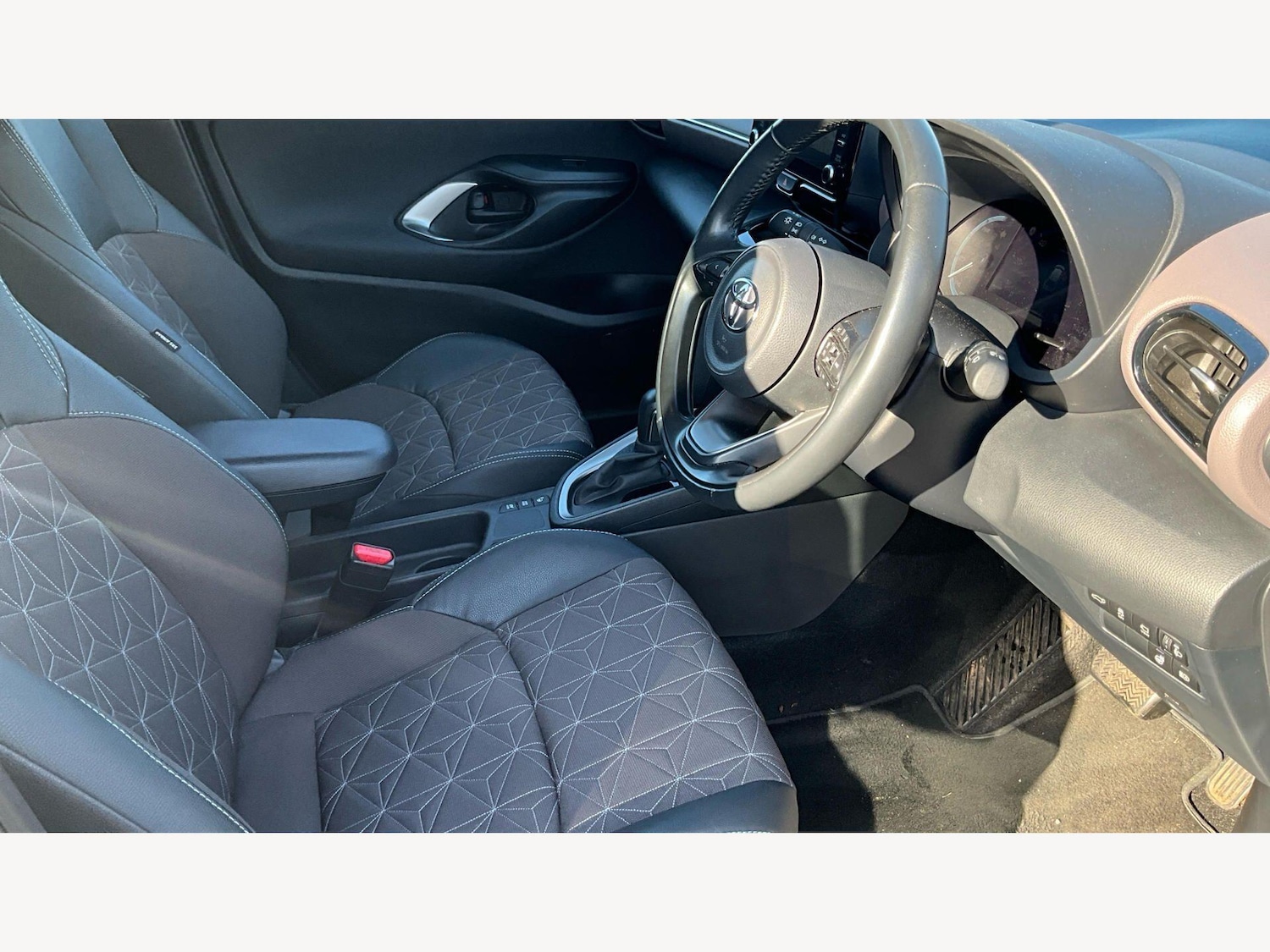 Used Toyota Yaris Cross 2022 for sale - 78100259: Photo 13