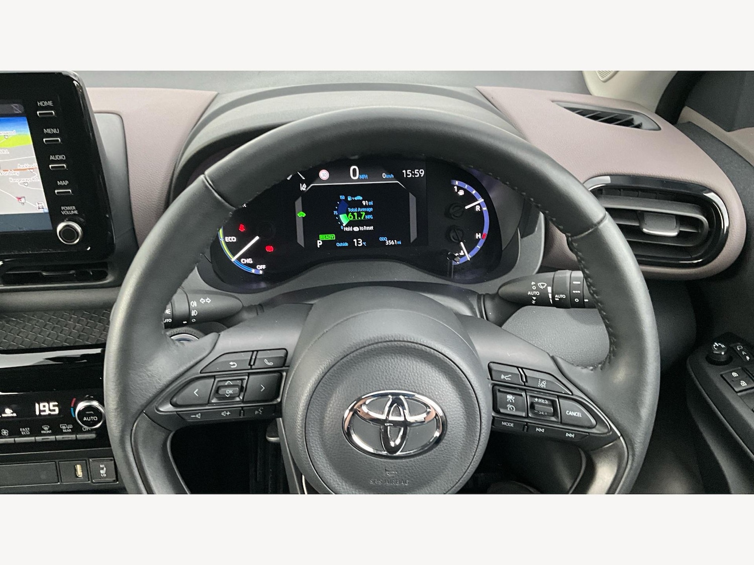 Used Toyota Yaris Cross 2023 for sale - 76538561: Photo 11