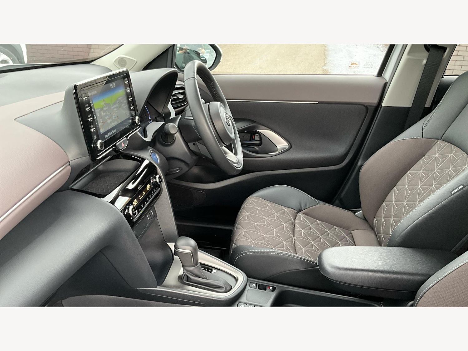 Used Toyota Yaris Cross 2023 for sale - 76538561: Photo 12