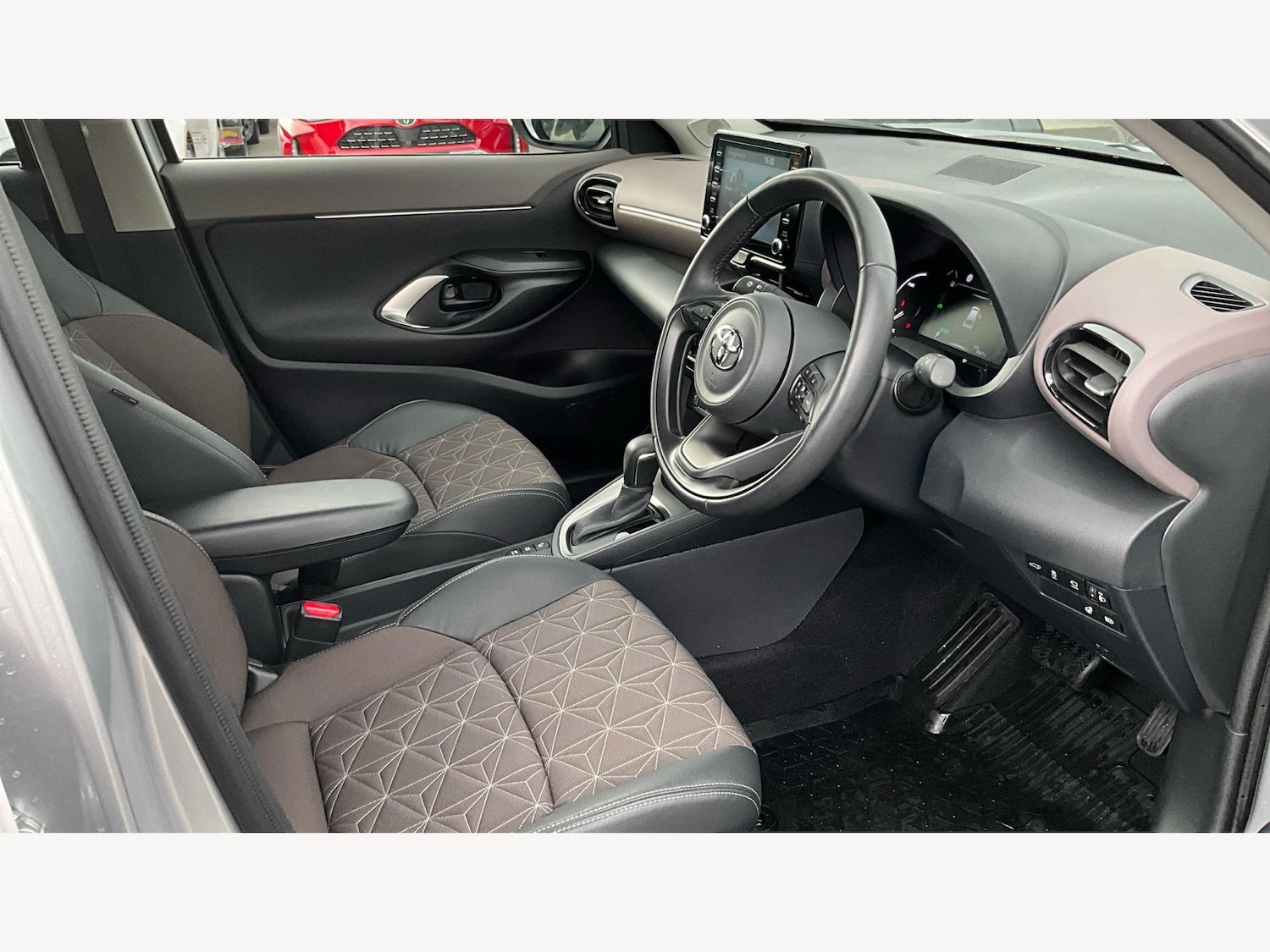 Used Toyota Yaris Cross 2023 for sale - 76538561: Photo 13