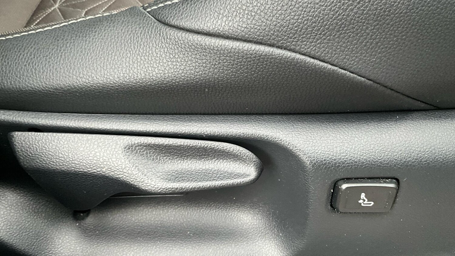 Used Toyota Yaris Cross 2023 for sale - 76538561: Photo 36