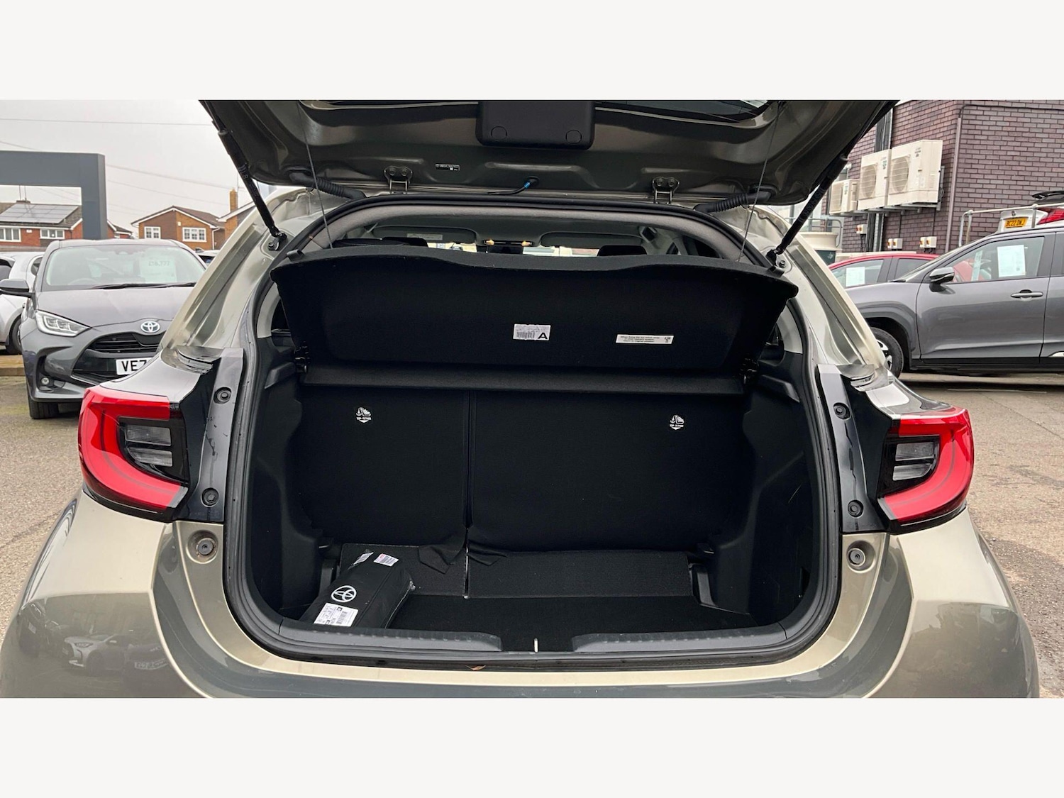 Used Toyota Yaris 2023 for sale - 78100290: Photo 16