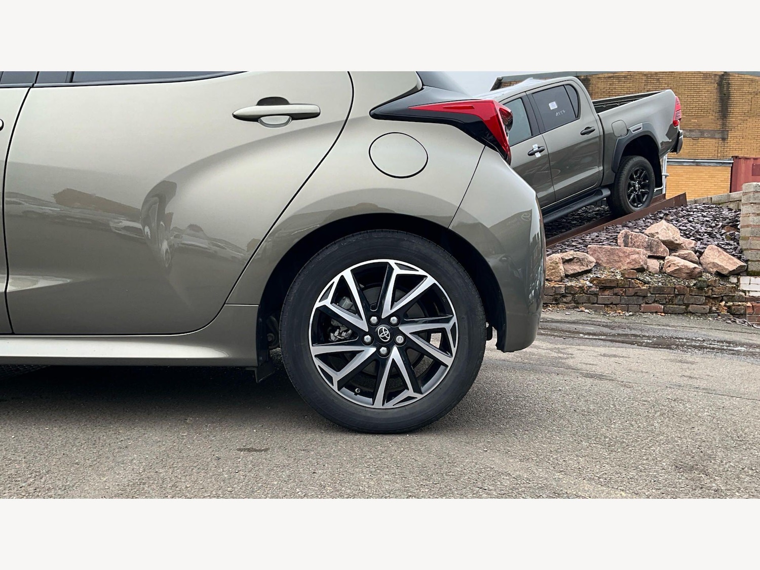 Used Toyota Yaris 2023 for sale - 78100290: Photo 20