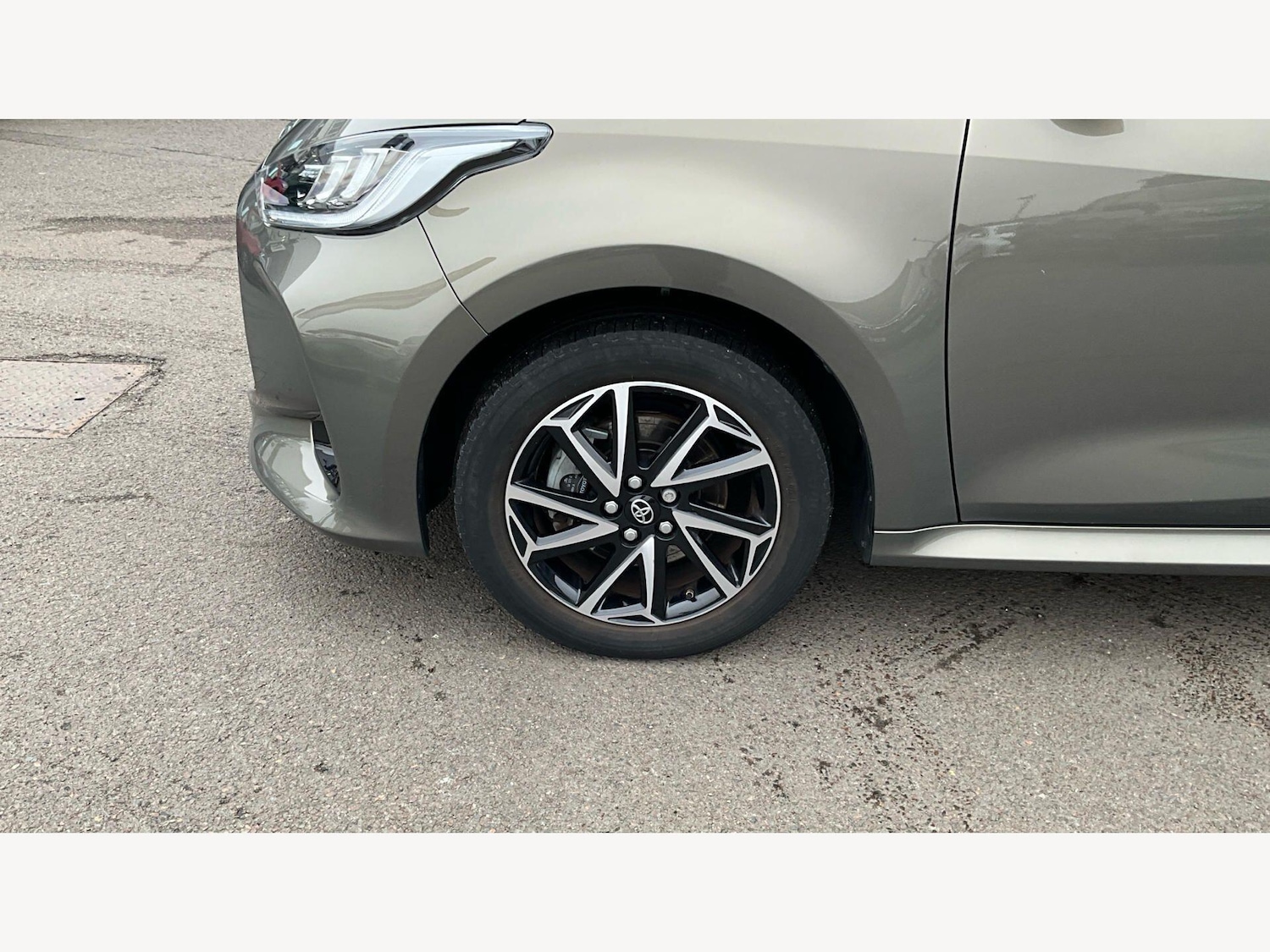 Used Toyota Yaris 2023 for sale - 78100290: Photo 22