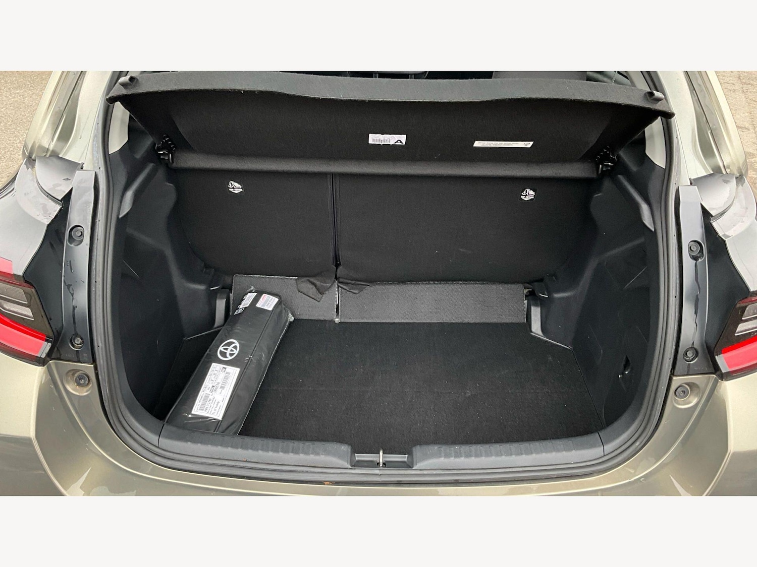 Used Toyota Yaris 2023 for sale - 78100290: Photo 23