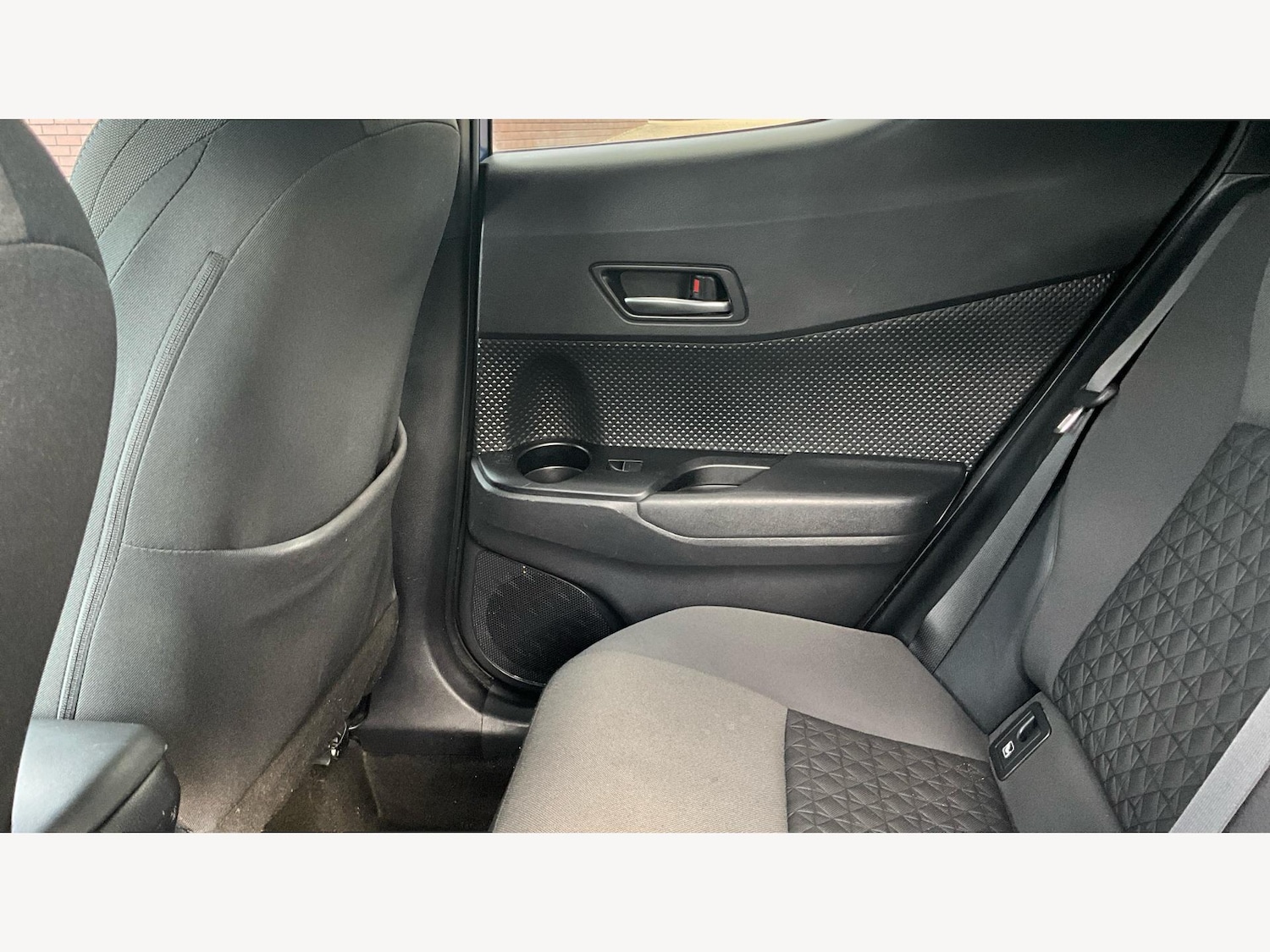 Used Toyota C-HR 2020 for sale - 76043080: Photo 15