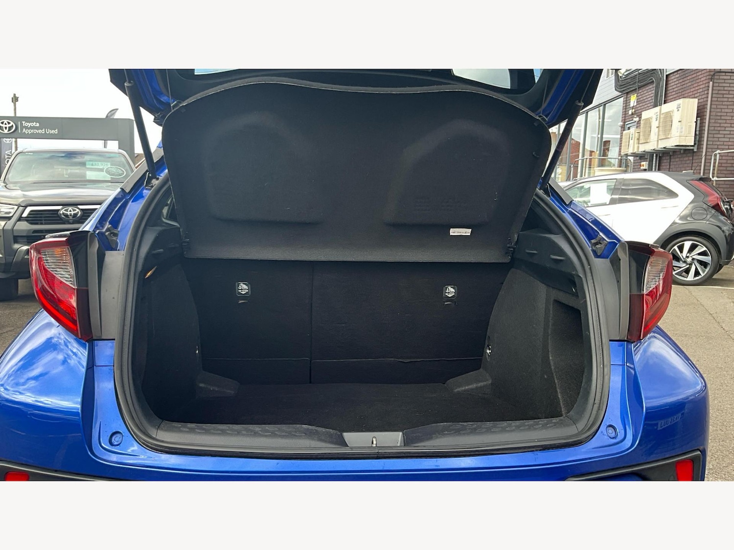 Used Toyota C-HR 2020 for sale - 76043080: Photo 16