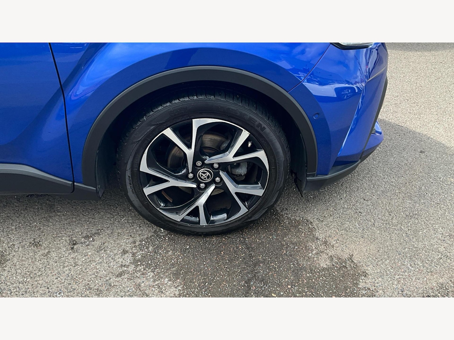 Used Toyota C-HR 2020 for sale - 76043080: Photo 35