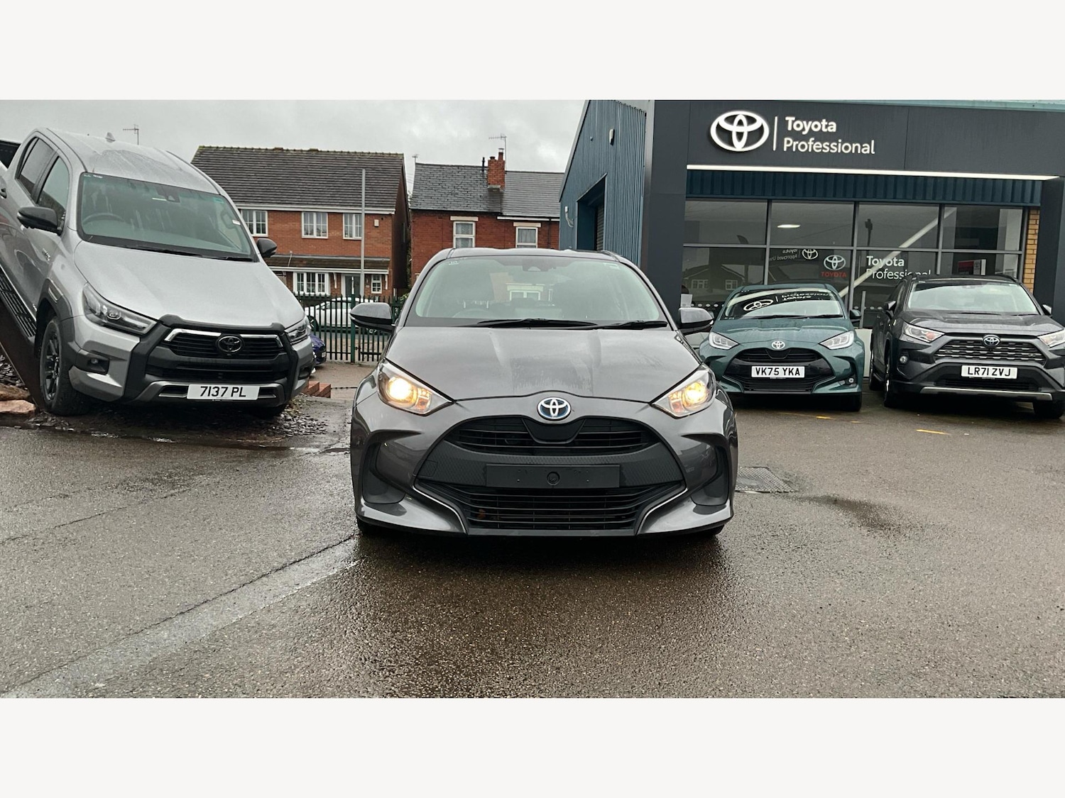 Used Toyota Yaris 2023 for sale - 76689667: Photo 17