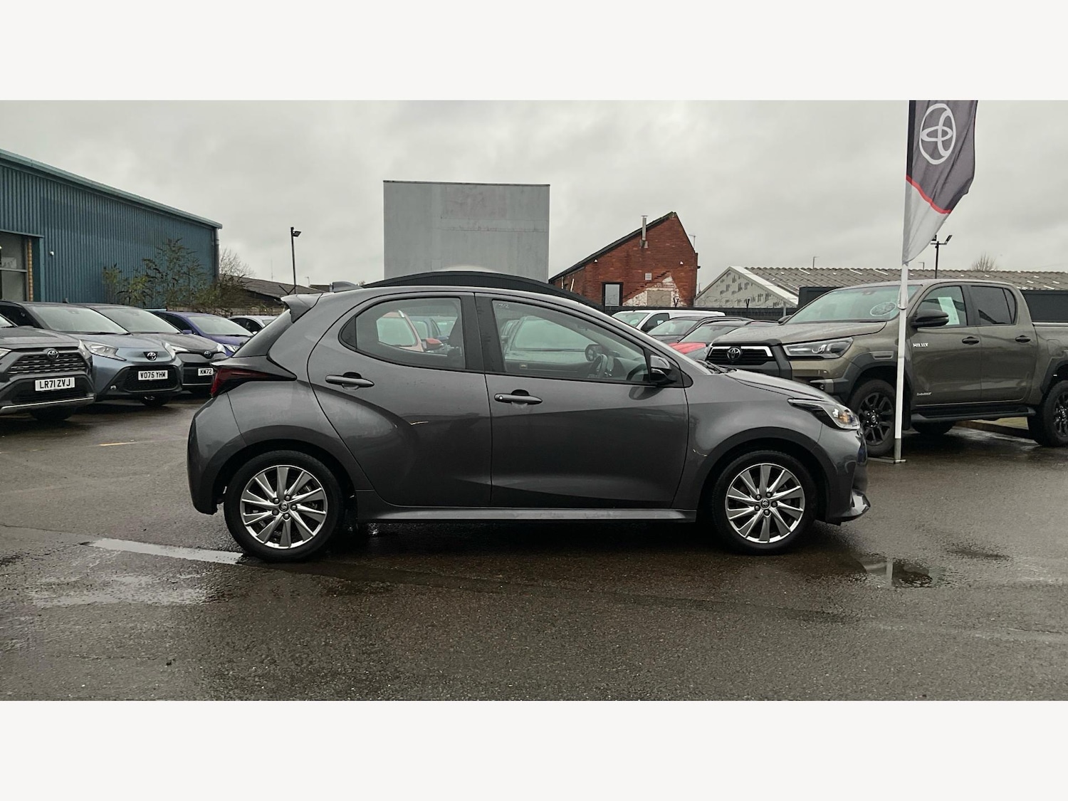 Used Toyota Yaris 2023 for sale - 76689667: Photo 18