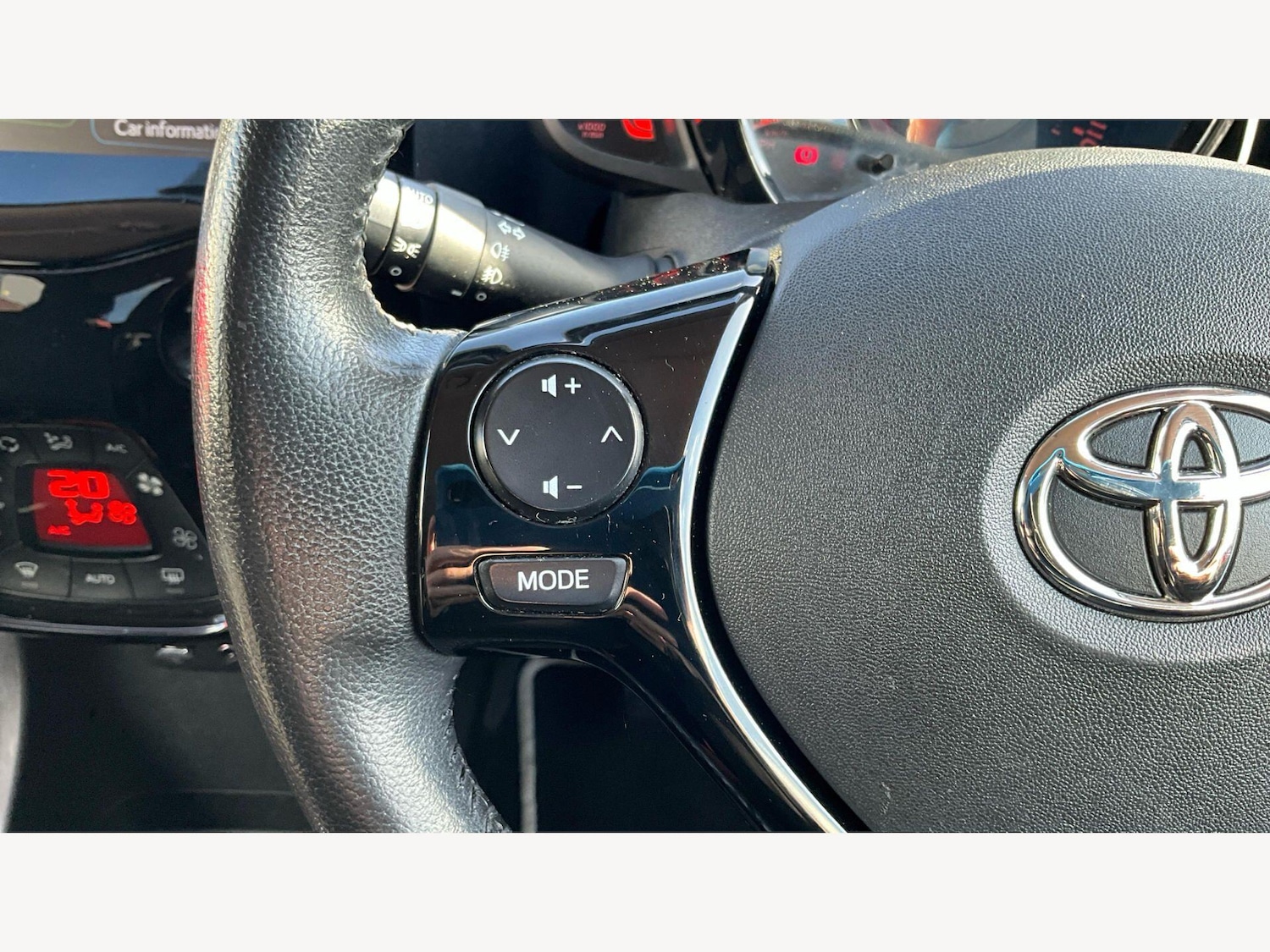 Used Toyota AYGO for sale - 78101436: Photo 40