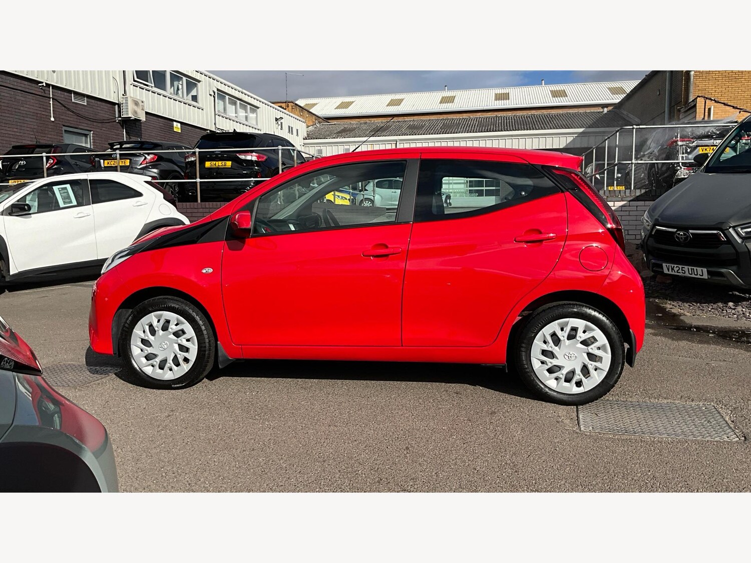 Used Toyota AYGO 2019 for sale - 76175600: Photo 19