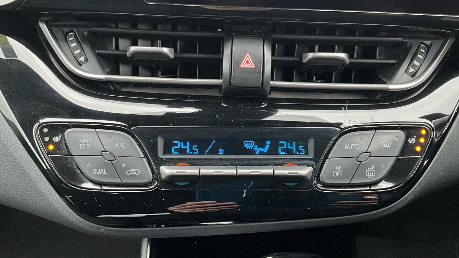 Used Toyota C-HR 2023 for sale - 77925873: Photo 34