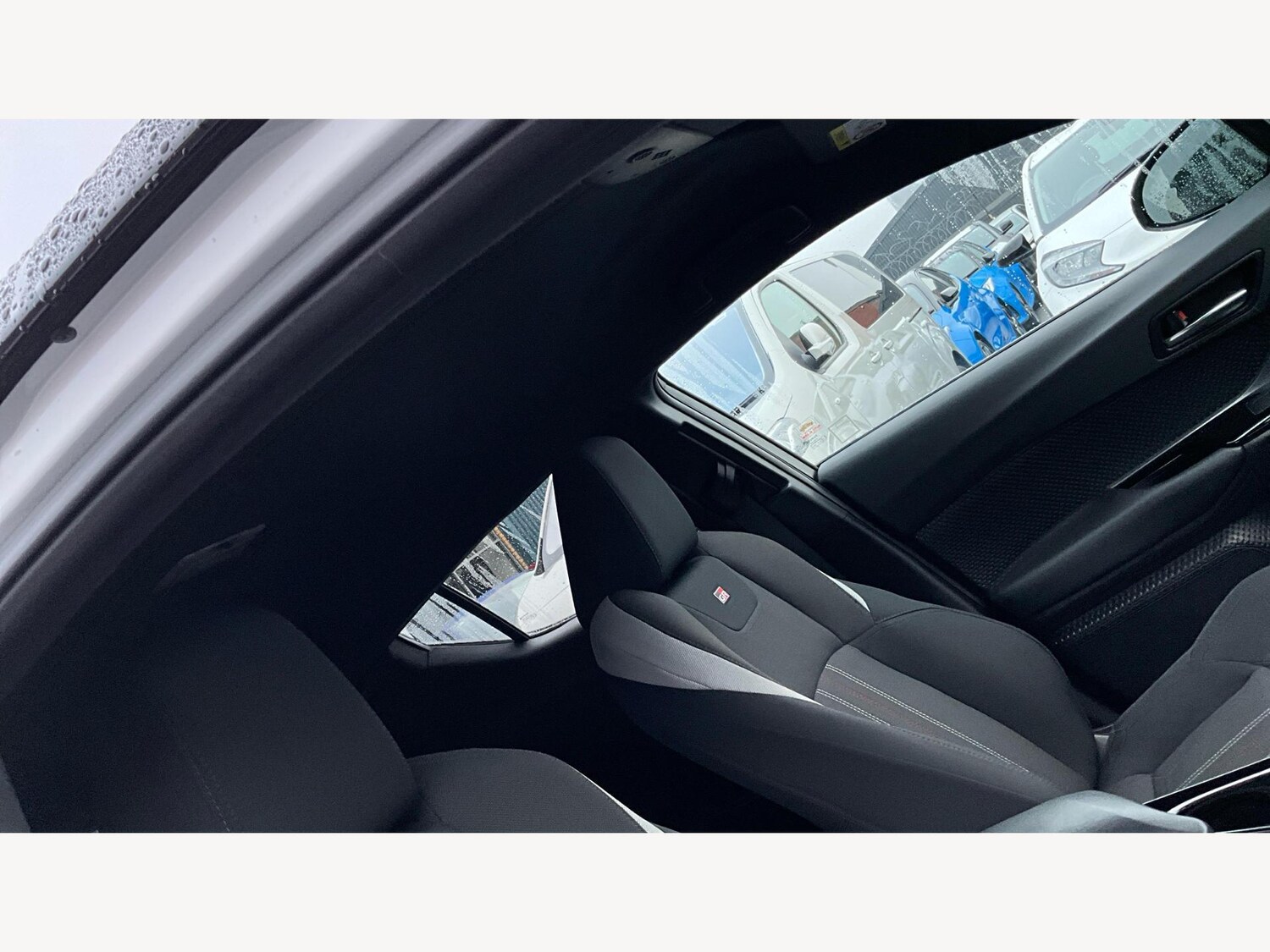 Used Toyota C-HR for sale - 77586418: Photo 24