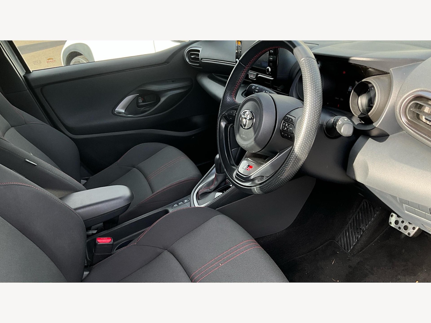 Used Toyota Yaris 2023 for sale - 76326416: Photo 13