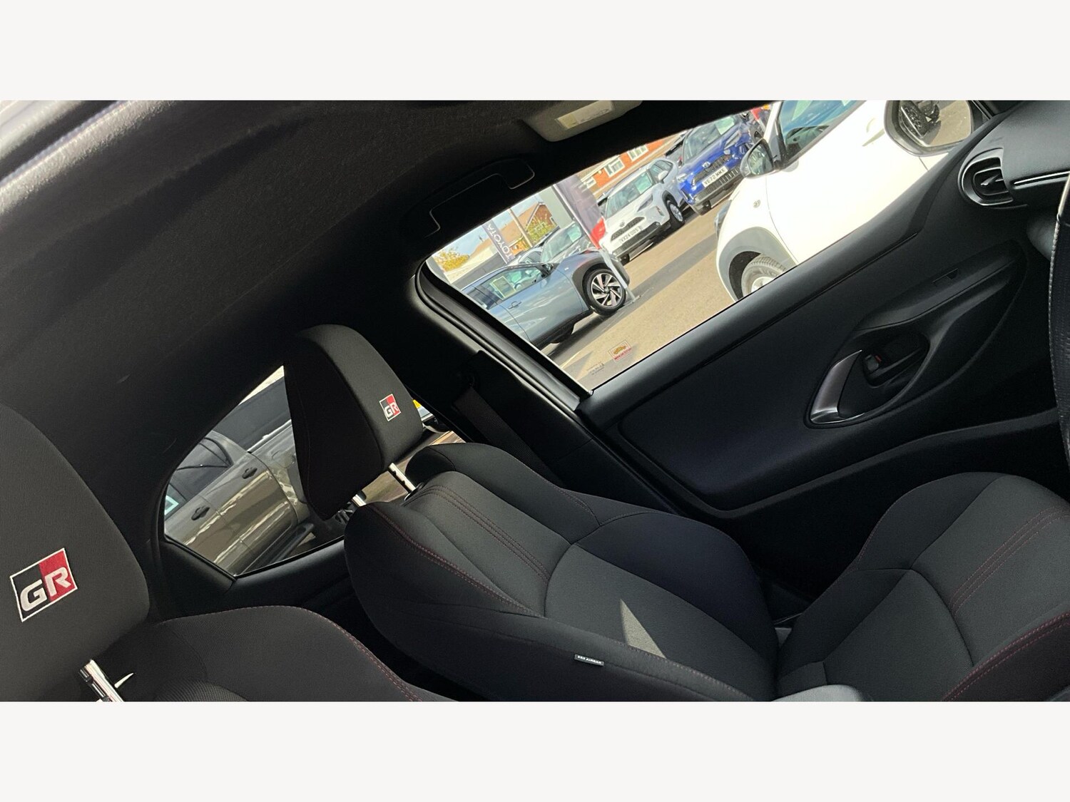 Used Toyota Yaris 2023 for sale - 76326416: Photo 24