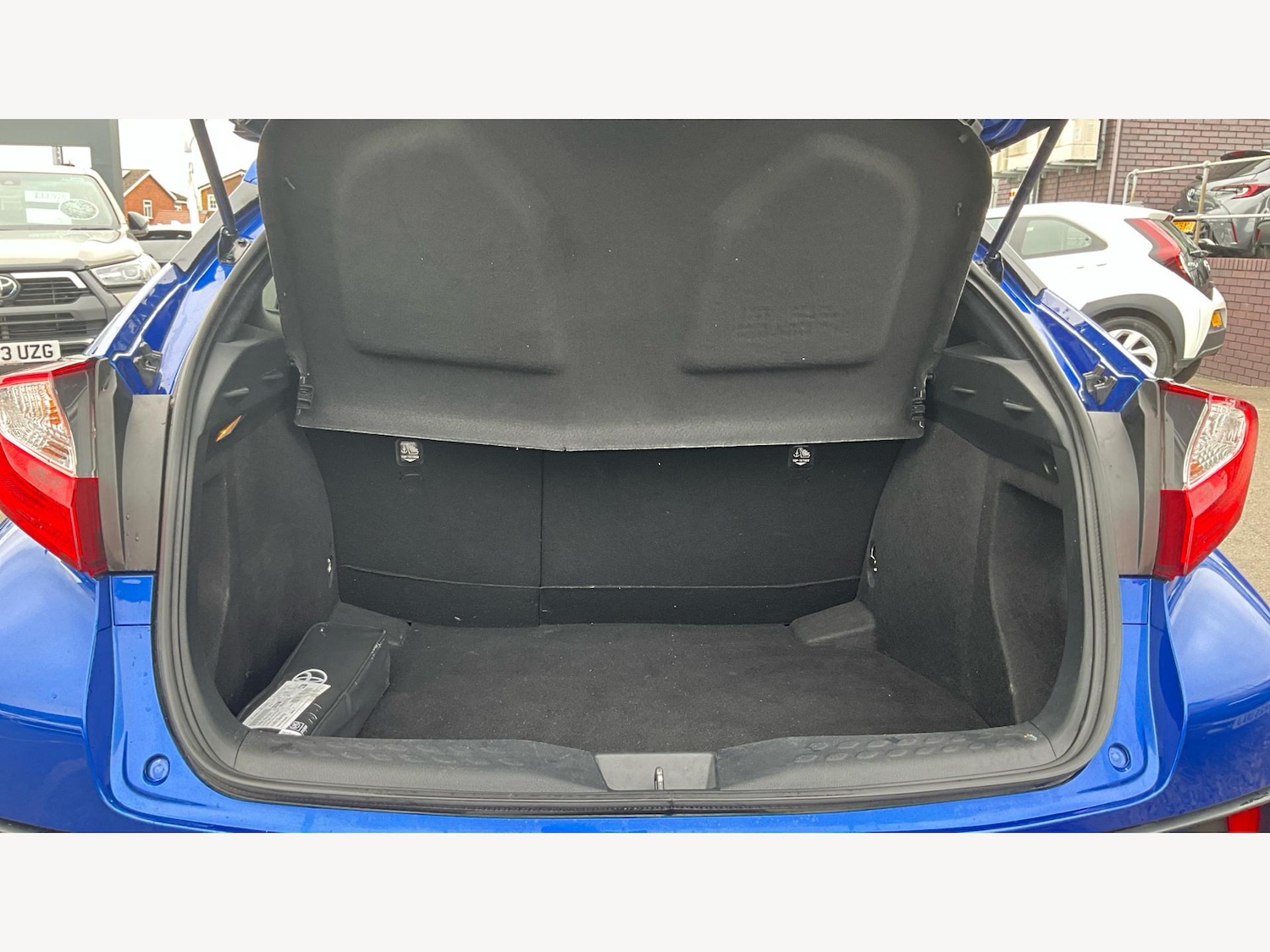 Used Toyota C-HR 2019 for sale - 75927962: Photo 16