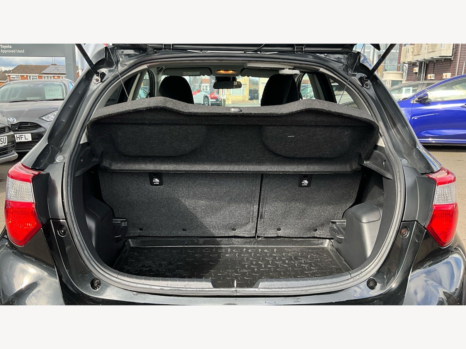 Used Toyota Yaris 2017 for sale - 78100257: Photo 16