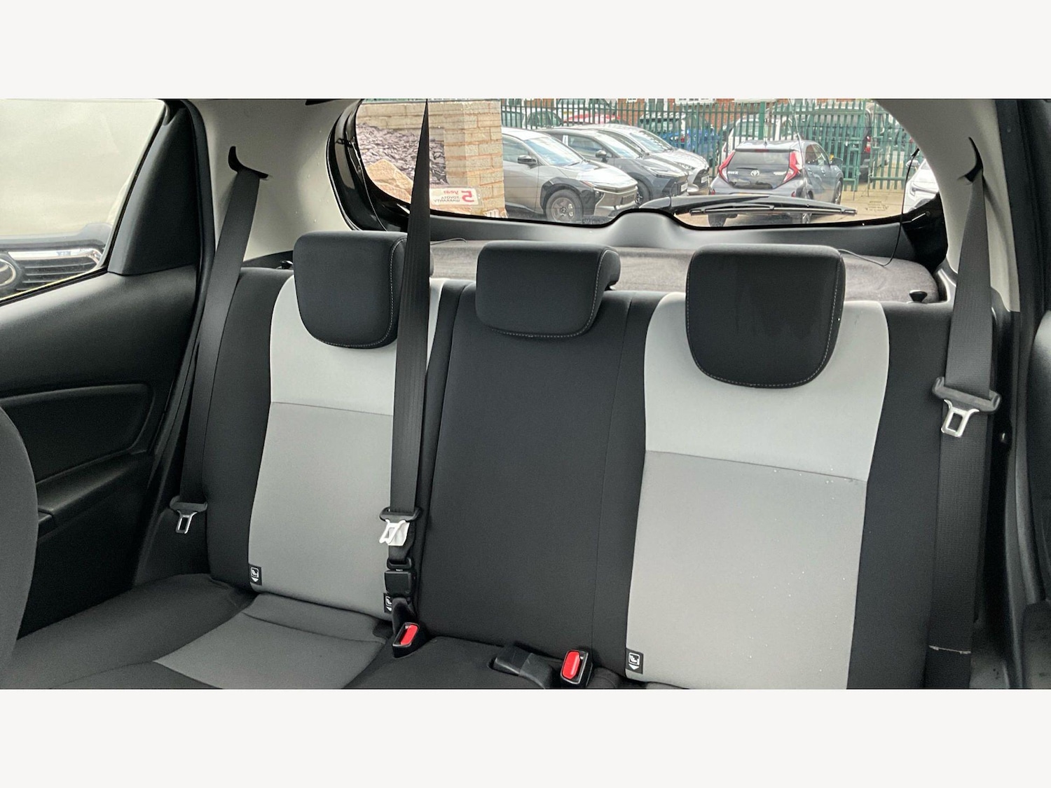 Used Toyota Yaris 2017 for sale - 78100257: Photo 26