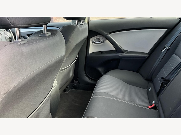 Used Toyota Avensis 2015 for sale - 76099172: Photo 15