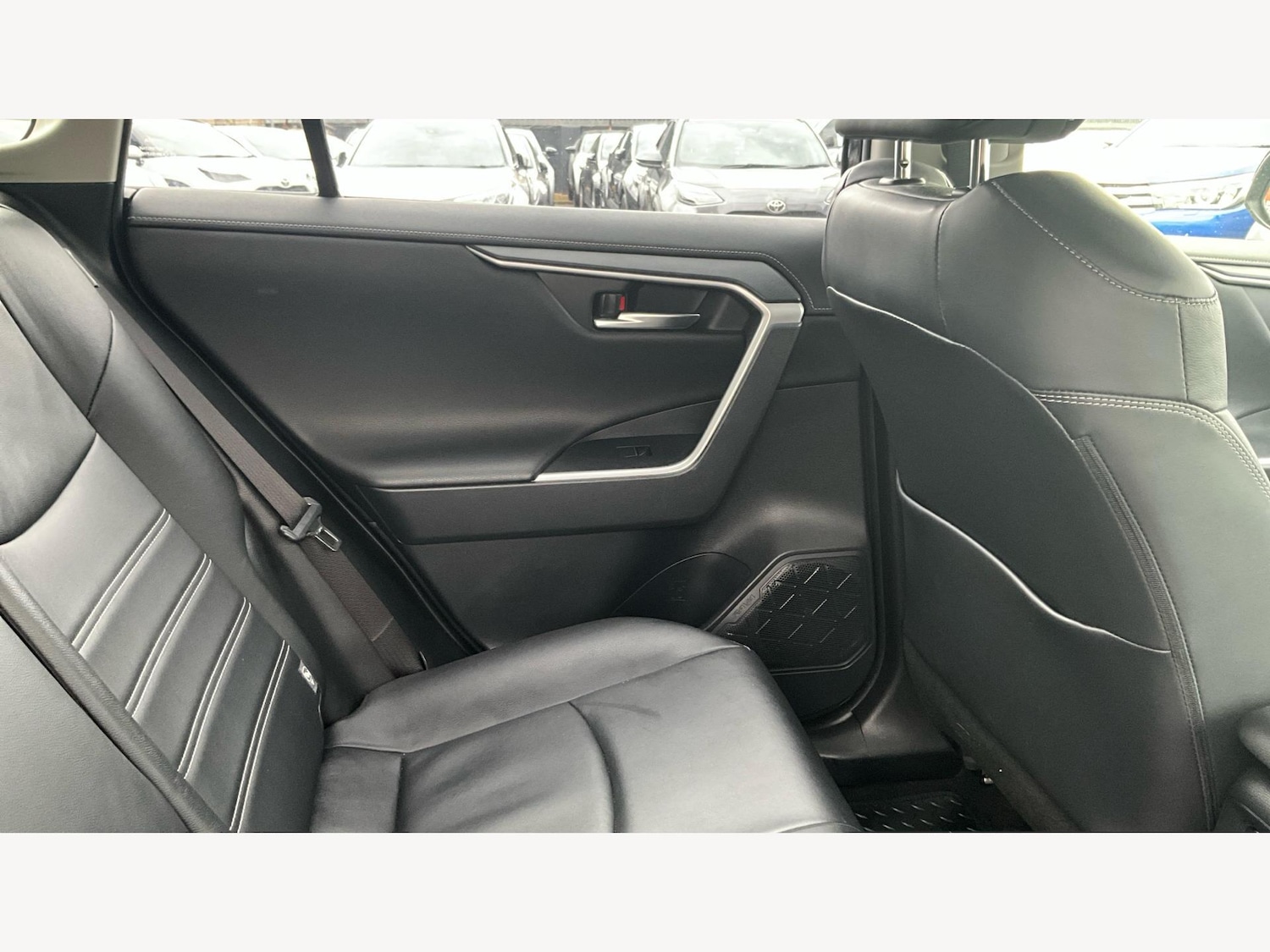 Used Toyota RAV4 2019 for sale - 76409518: Photo 14