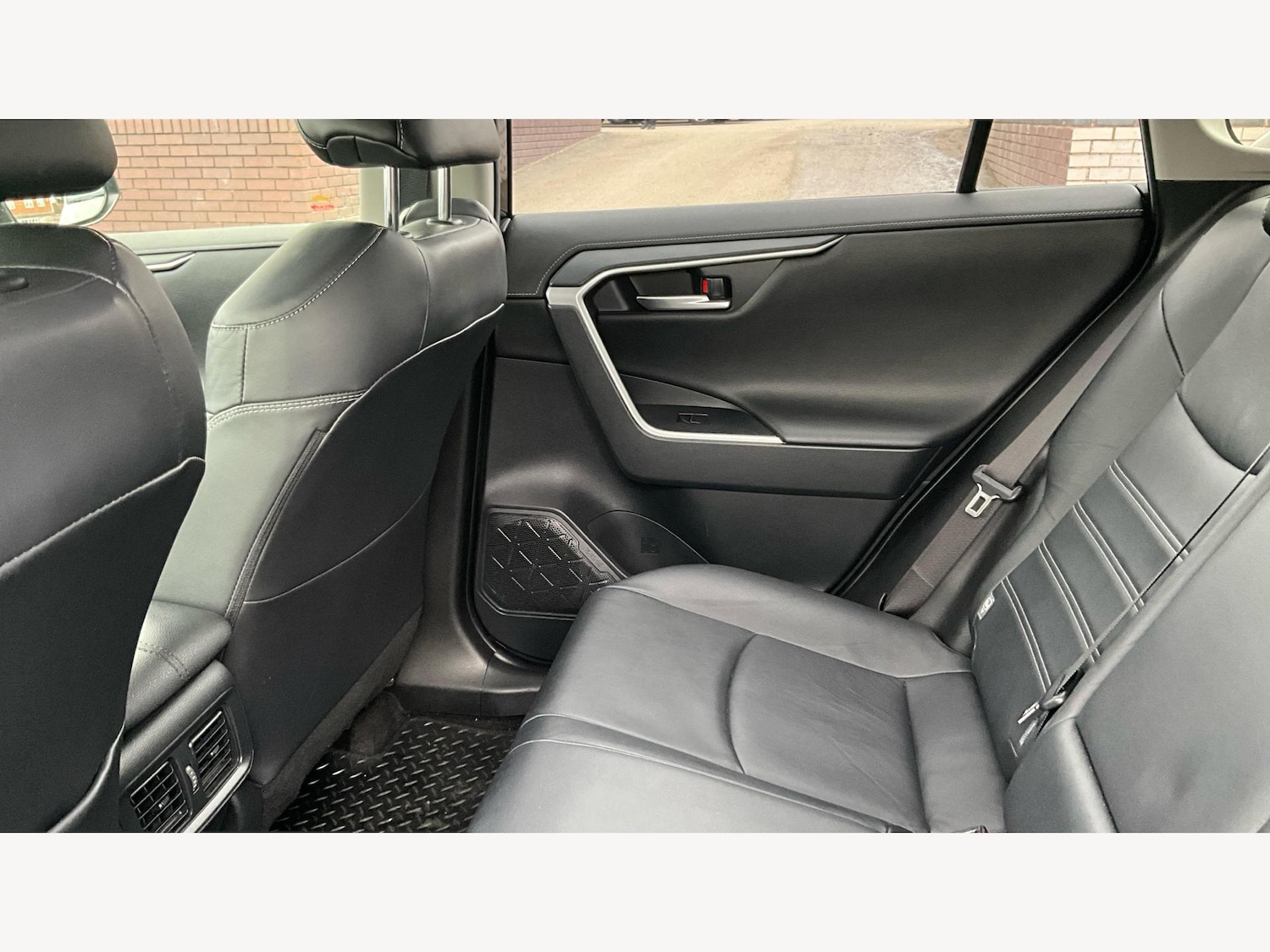 Used Toyota RAV4 2019 for sale - 76409518: Photo 15