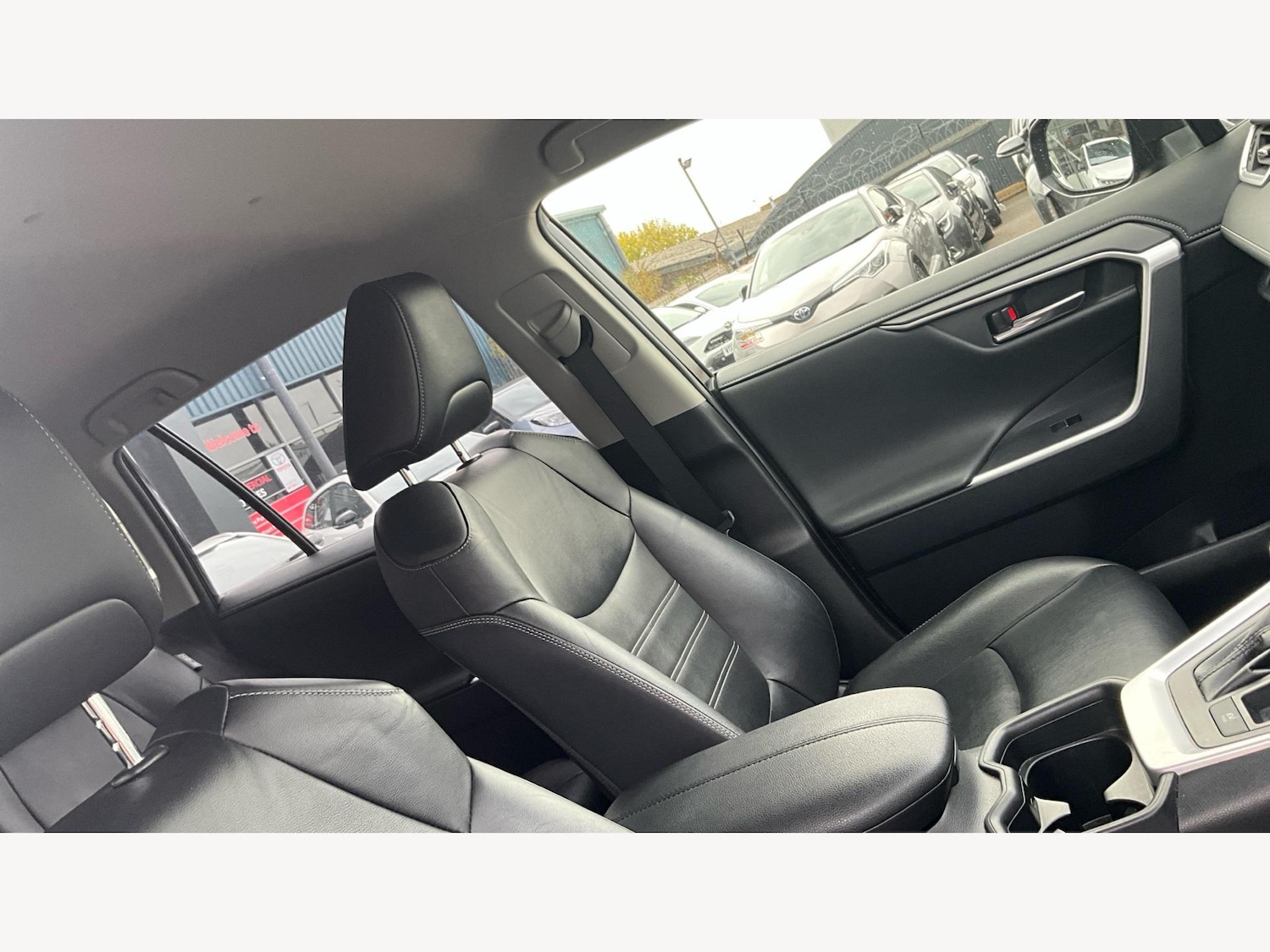 Used Toyota RAV4 2019 for sale - 76409518: Photo 24