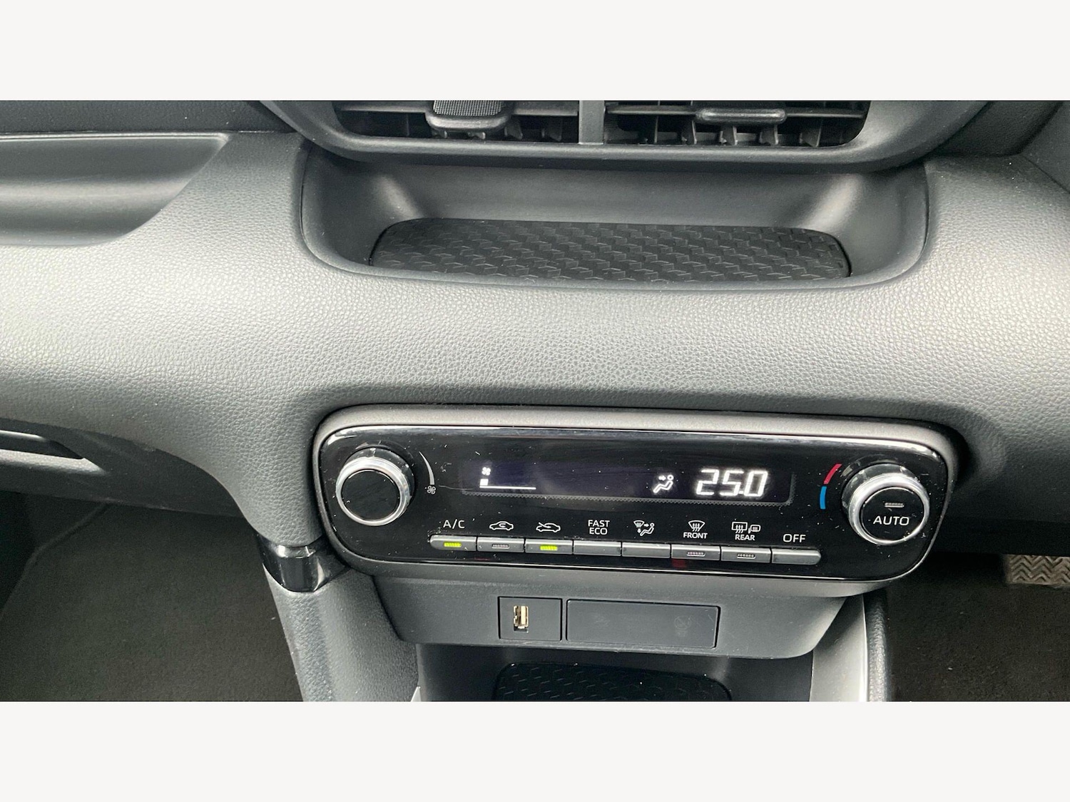 Used Toyota Yaris 2023 for sale - 78100303: Photo 39