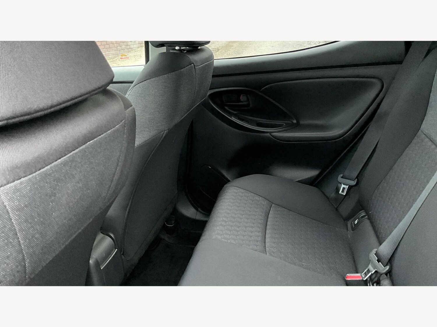 Used Toyota Yaris for sale - 77497399: Photo 15