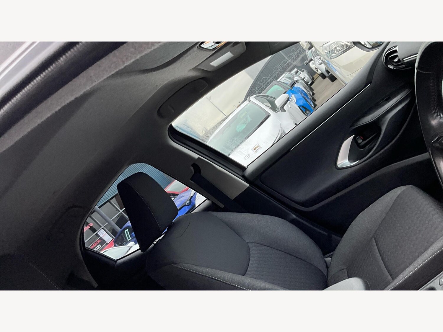 Used Toyota Yaris for sale - 77497399: Photo 24