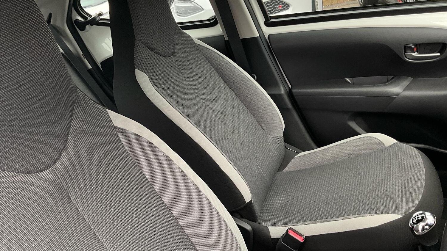 Used Toyota AYGO 2021 for sale - 76174754: Photo 46