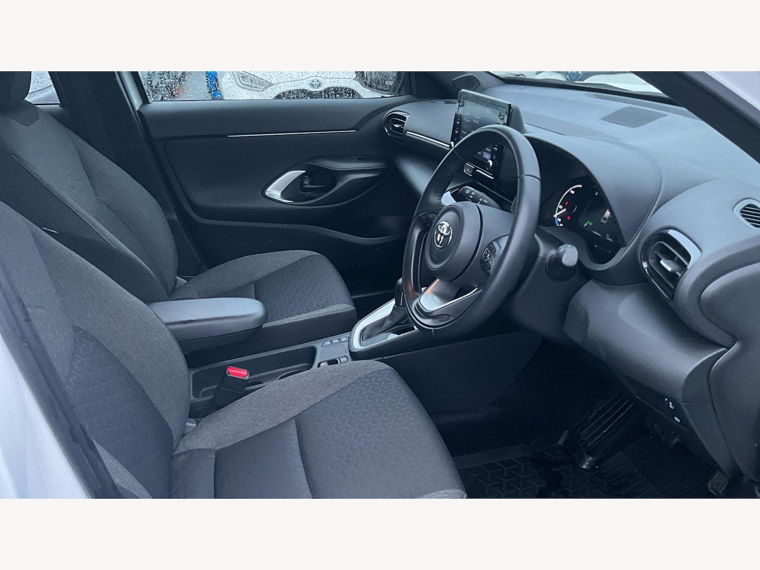 Used Toyota Yaris Cross 2024 for sale - 77646305: Photo 13