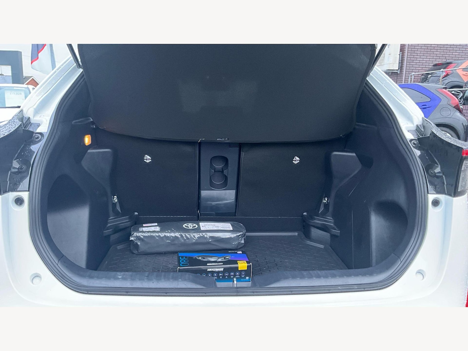 Used Toyota Yaris Cross 2024 for sale - 77646305: Photo 16