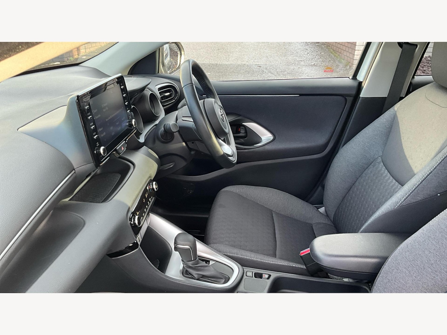 Used Toyota Yaris 2022 for sale - 77238528: Photo 12