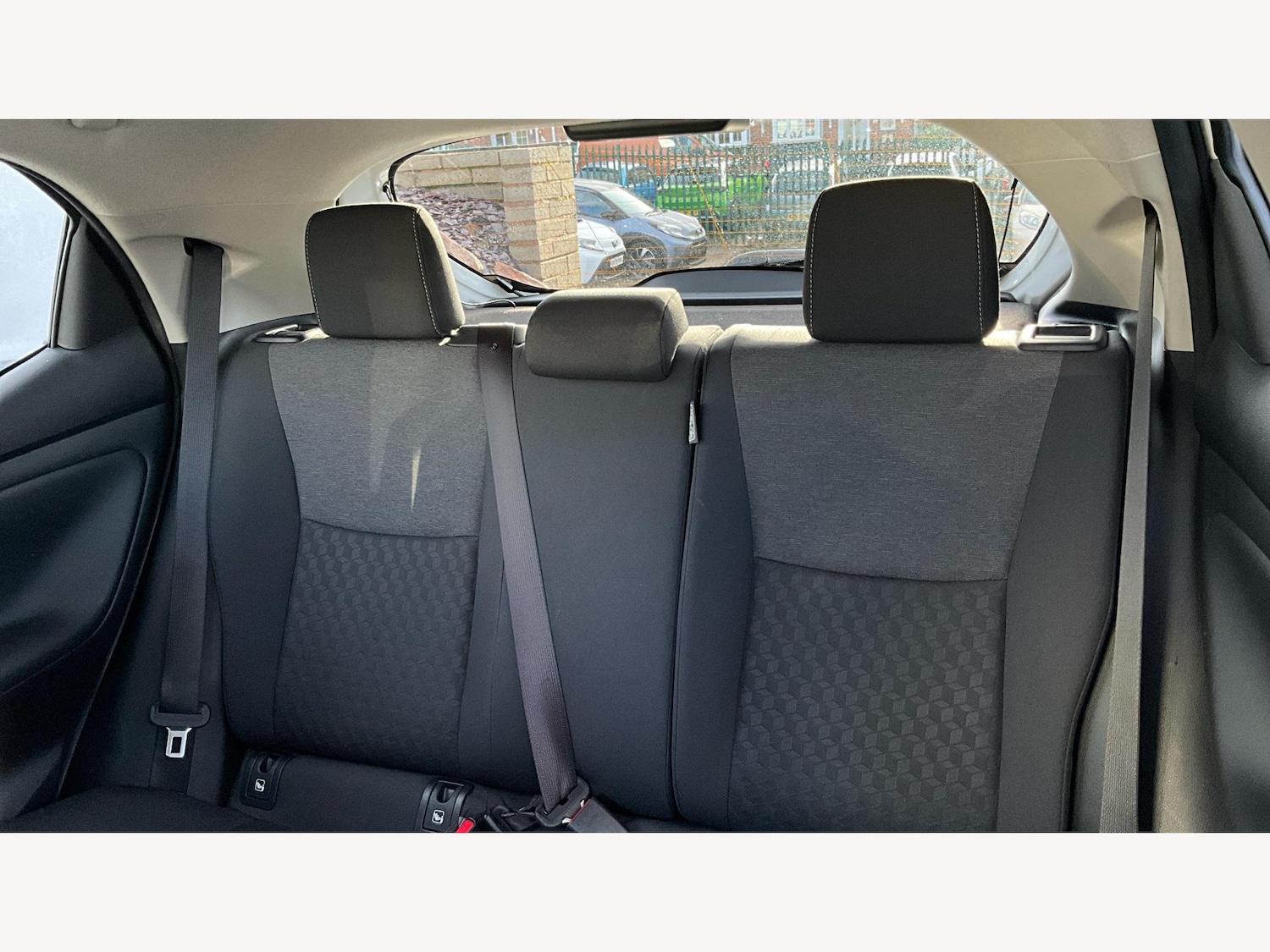 Used Toyota Yaris 2022 for sale - 77238528: Photo 26