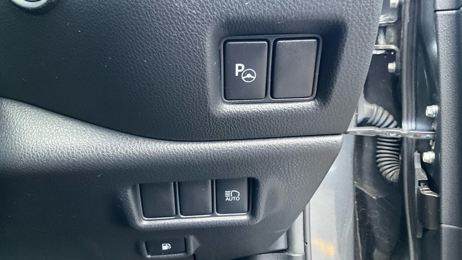 Used Toyota C-HR 2020 for sale - 76759762: Photo 34