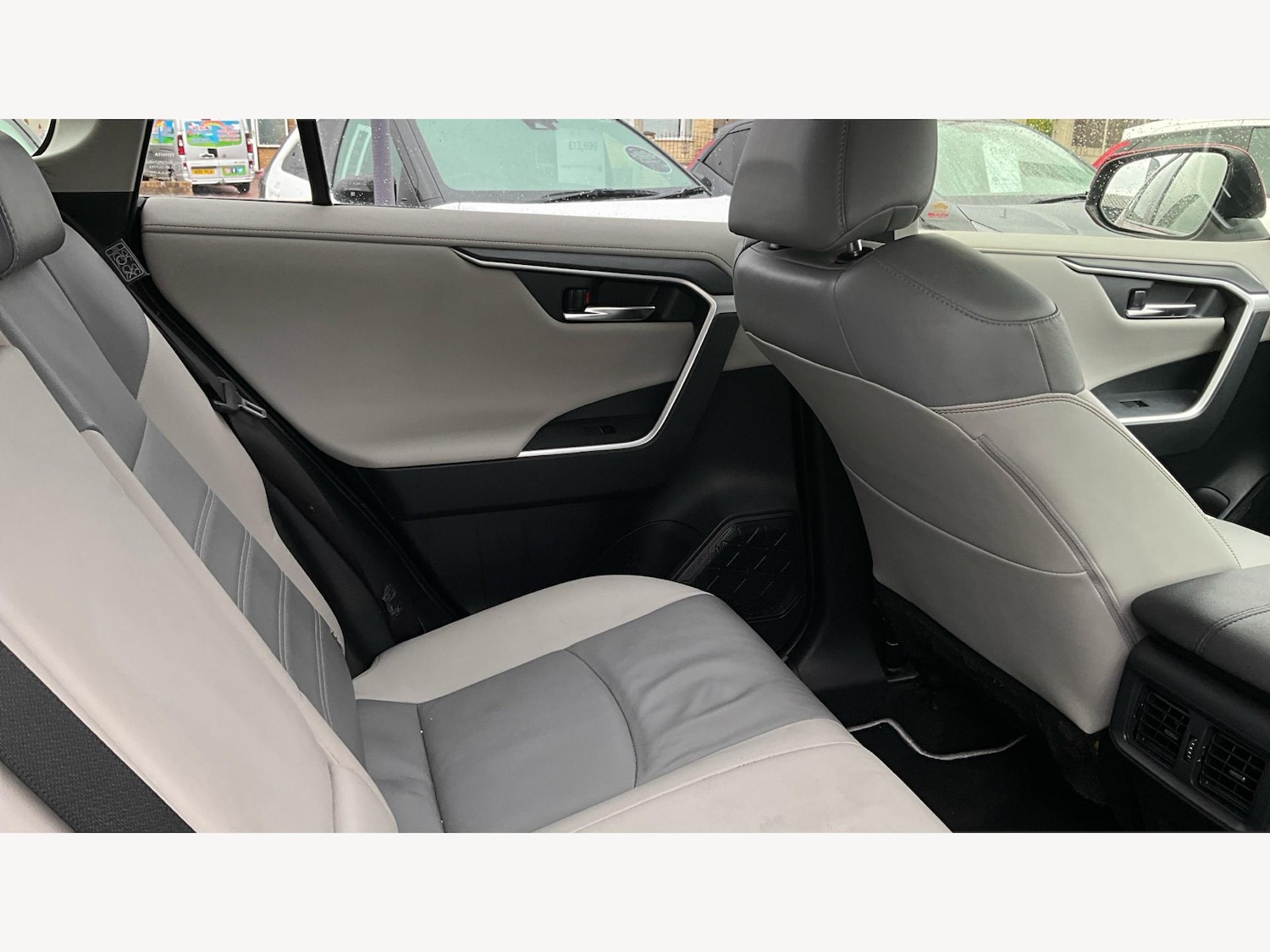Used Toyota RAV4 2019 for sale - 76108915: Photo 14