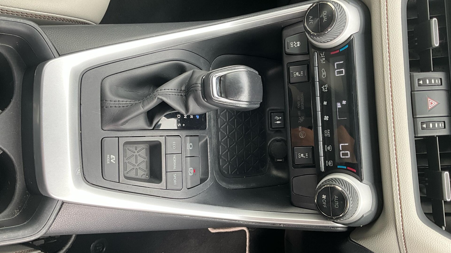 Used Toyota RAV4 2019 for sale - 76108915: Photo 63