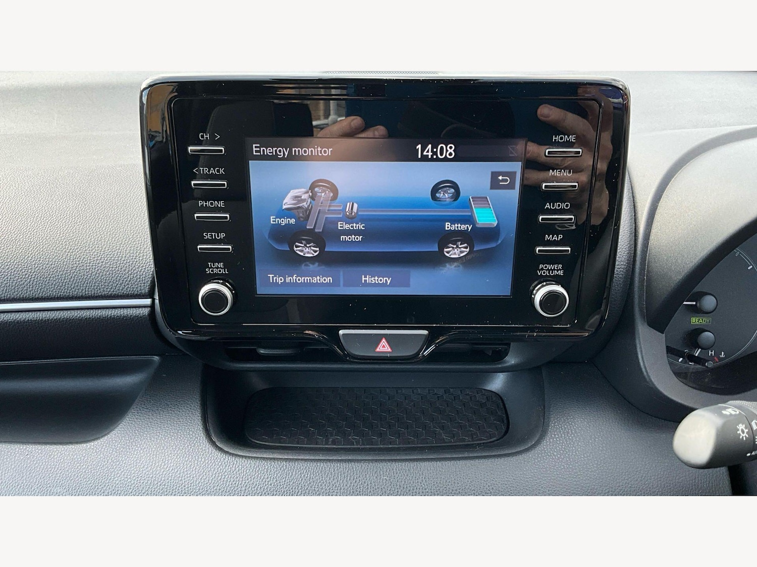 Used Toyota Yaris 2023 for sale - 77793391: Photo 30