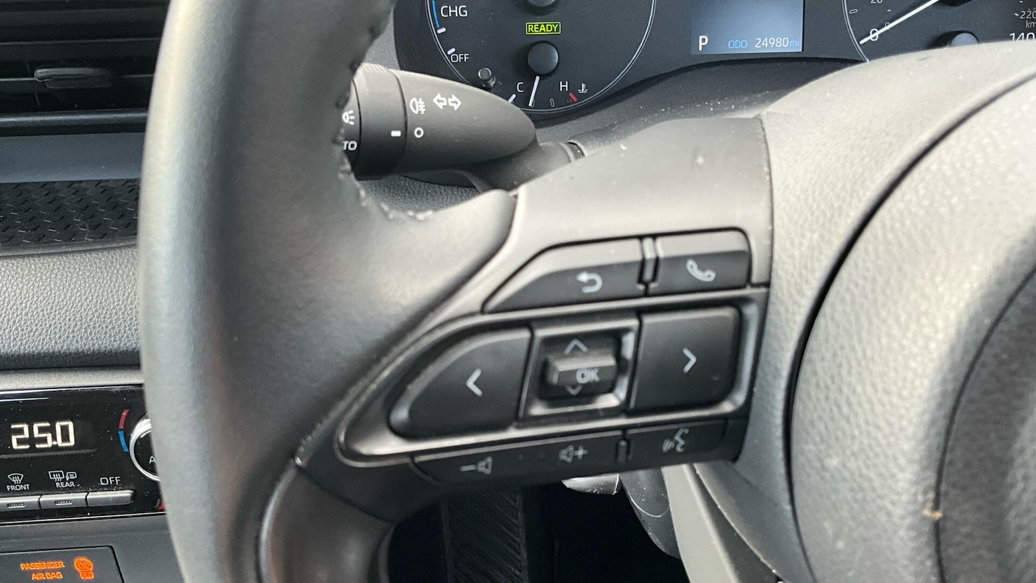 Used Toyota Yaris 2023 for sale - 77793391: Photo 35