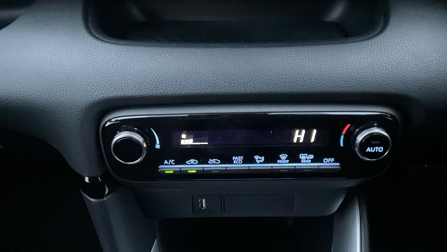 Used Toyota Yaris 2023 for sale - 77376967: Photo 45