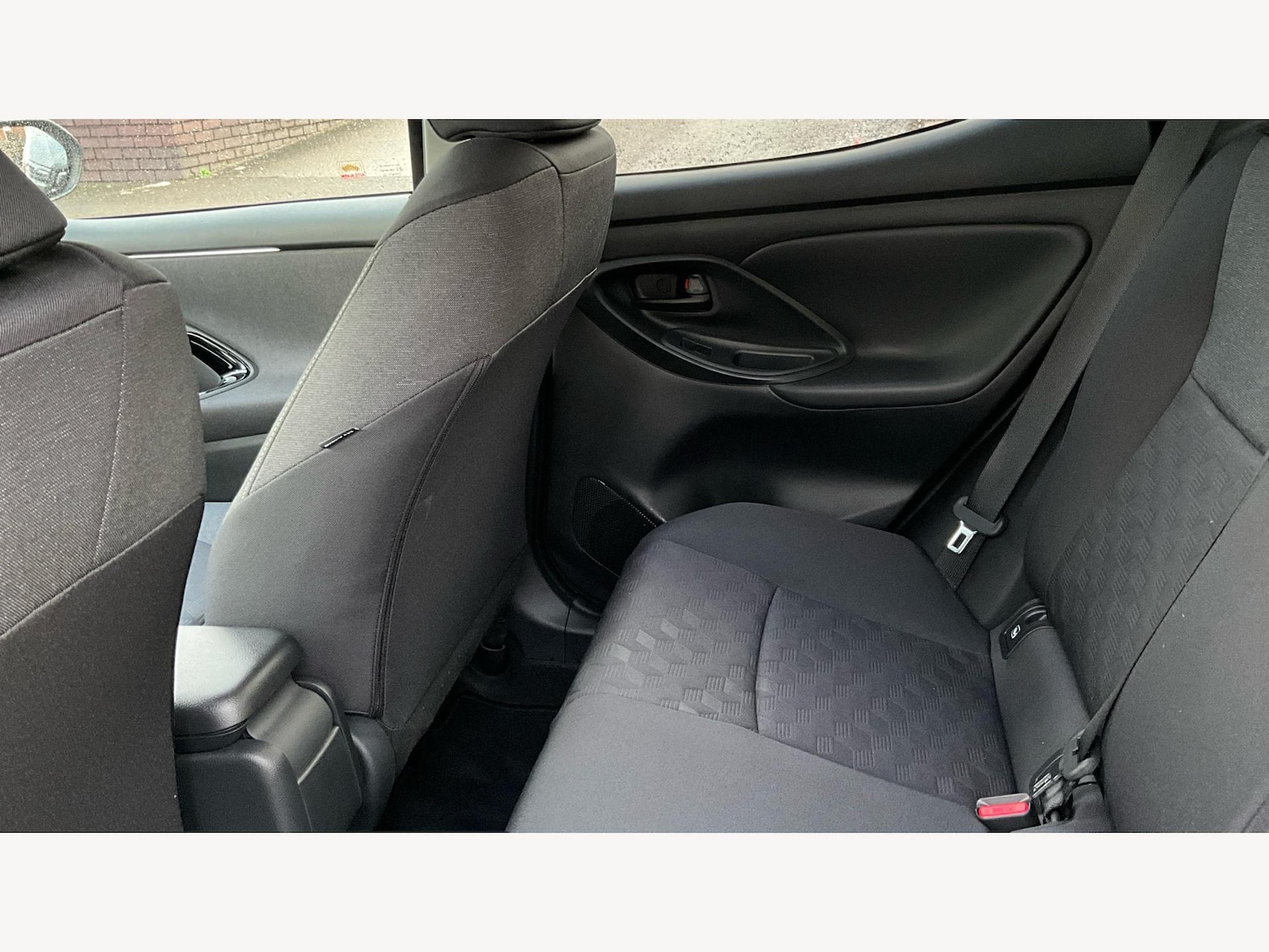 Used Toyota Yaris 2024 for sale - 77647050: Photo 15