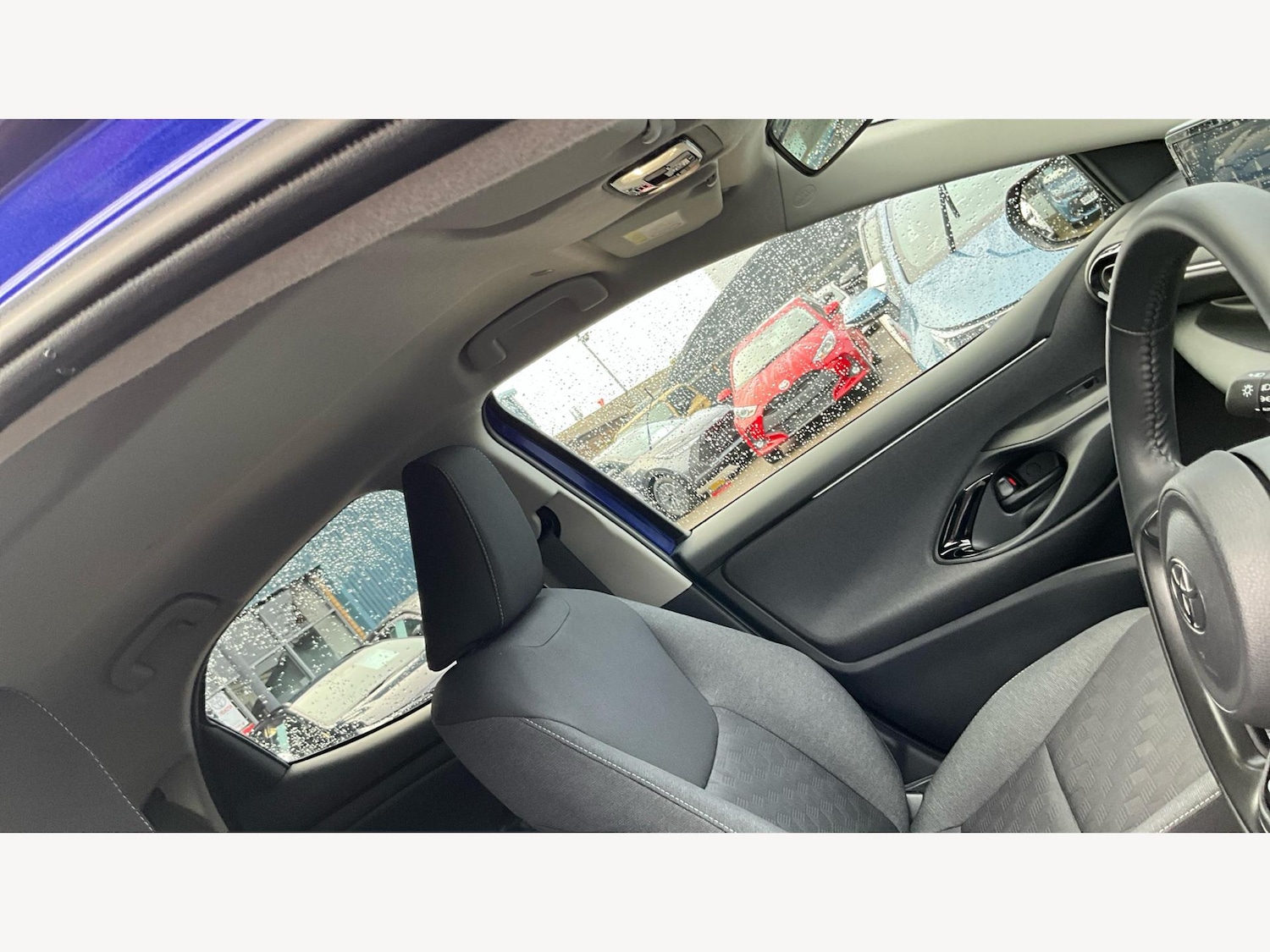 Used Toyota Yaris 2024 for sale - 77647050: Photo 24