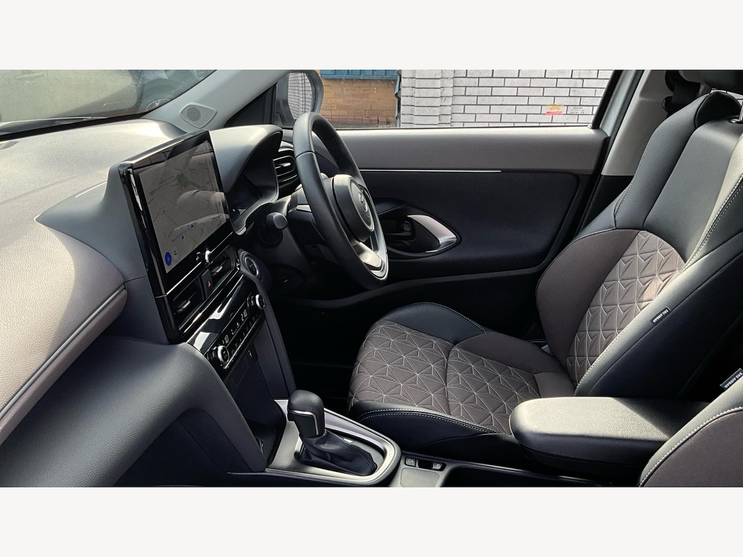 Used Toyota Yaris Cross 2024 for sale - 76099606: Photo 12