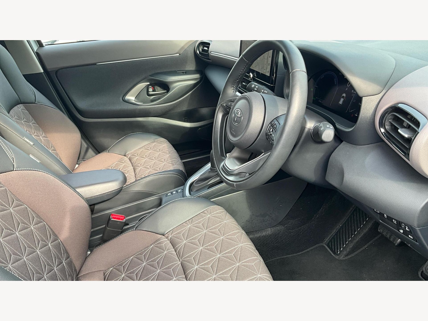 Used Toyota Yaris Cross 2024 for sale - 76099606: Photo 13
